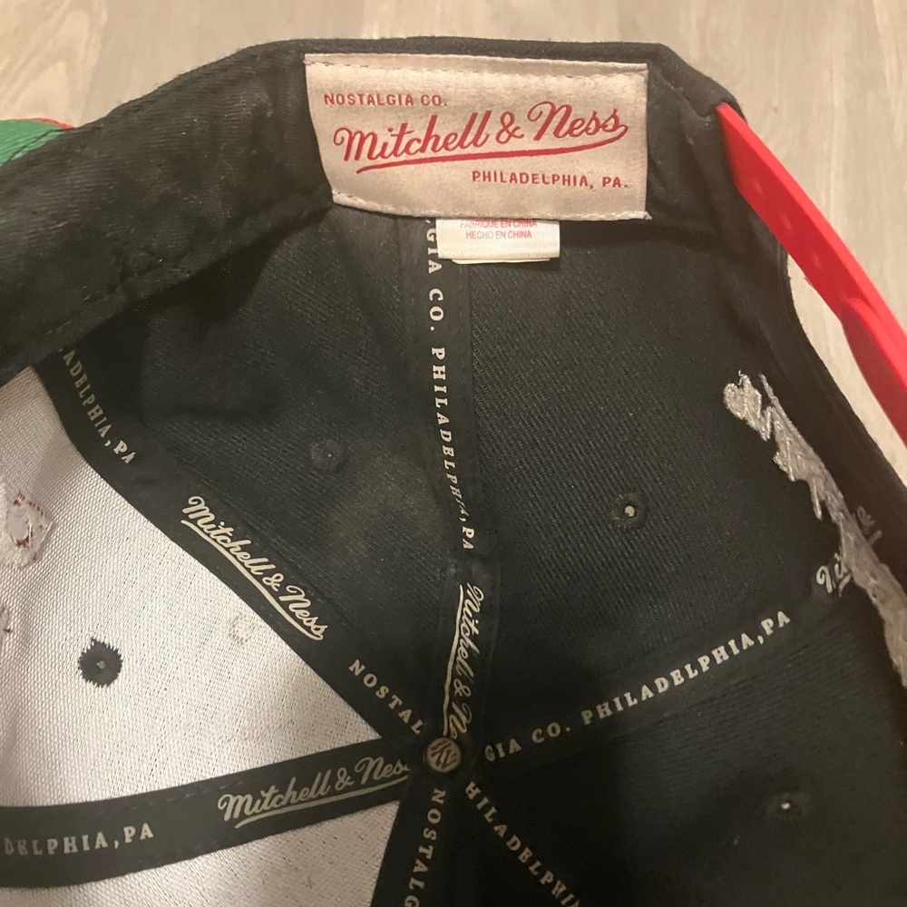 Mitchell & Ness Black and Red Cap - Picture 3 of 5